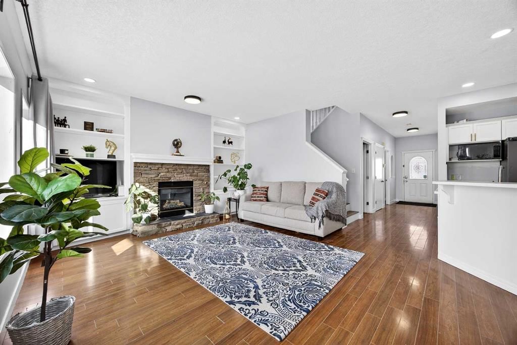 162 Prestwick Landing SE, Calgary — photo 4 of 33