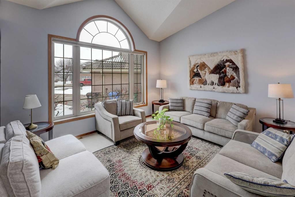 232 Hampshire Place NW, Calgary — photo 5 of 43