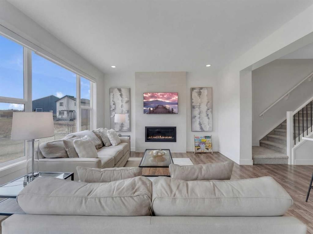 126 Crestridge View SW, Calgary — photo 4 of 41