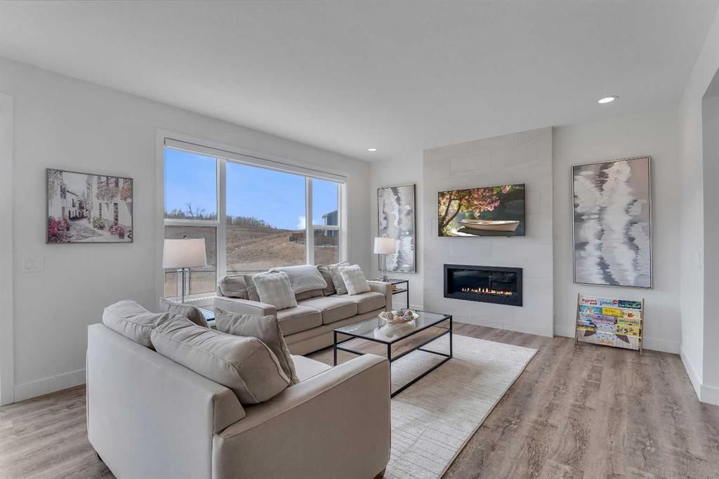 126 Crestridge View SW, Calgary — photo 5 of 41