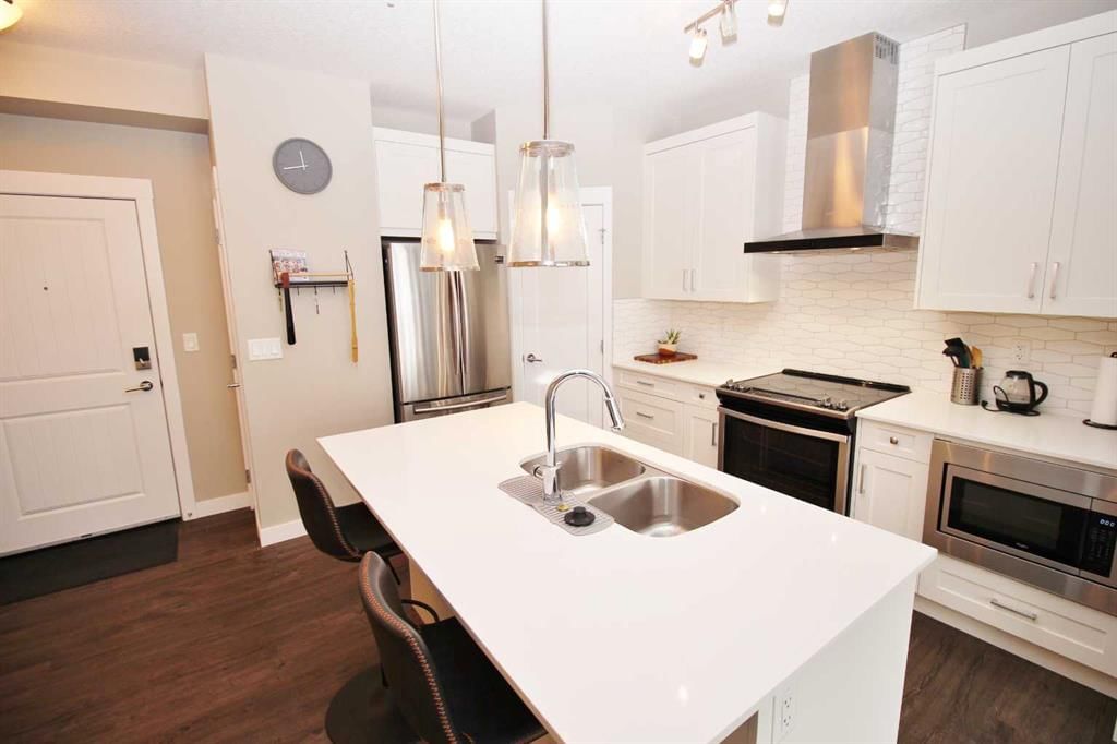 211, 200 Auburn Meadows Common SE, Calgary — photo 4 of 24