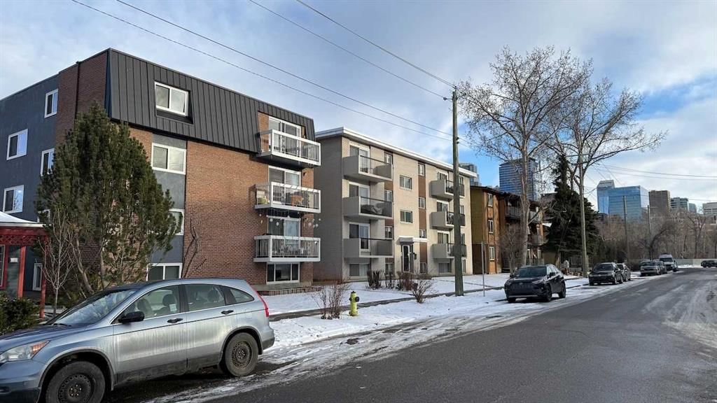 726 5A Street NW, Calgary — photo 2 of 12