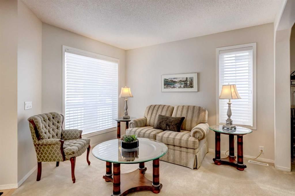 33 Mt Douglas Close SE, Calgary — photo 5 of 43