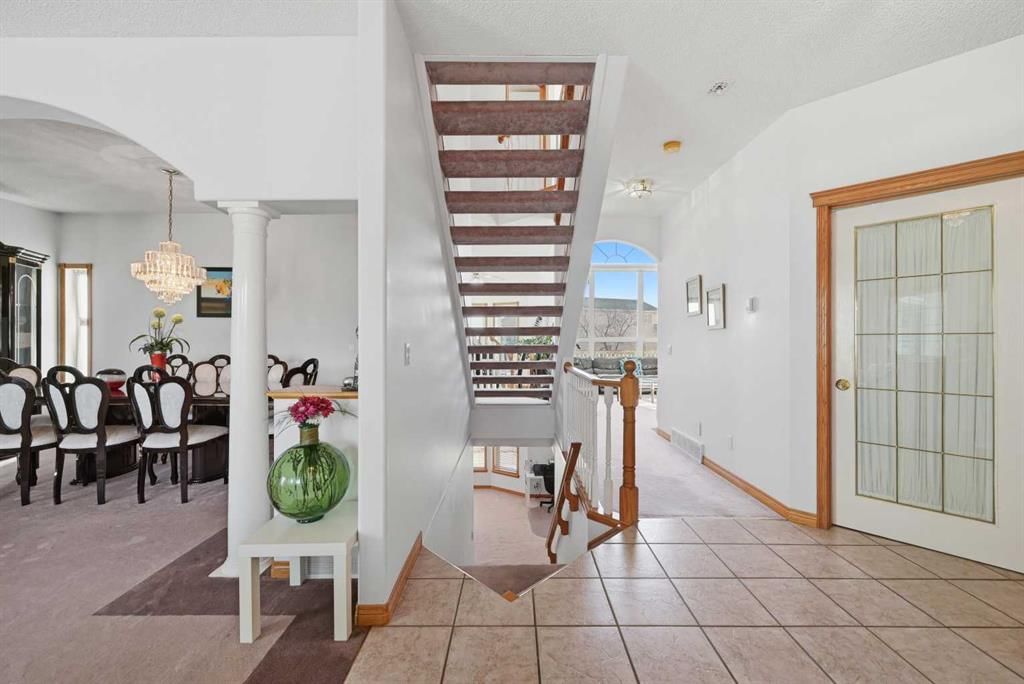 141 Coral Springs Place NE, Calgary — photo 4 of 48