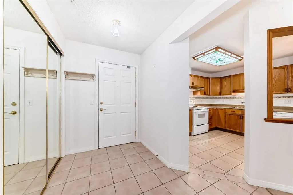 3202 Sienna Park Green SW, Calgary — photo 3 of 48