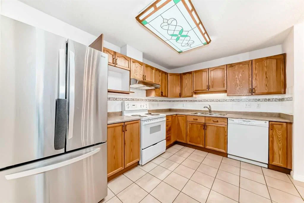 3202 Sienna Park Green SW, Calgary — photo 5 of 48