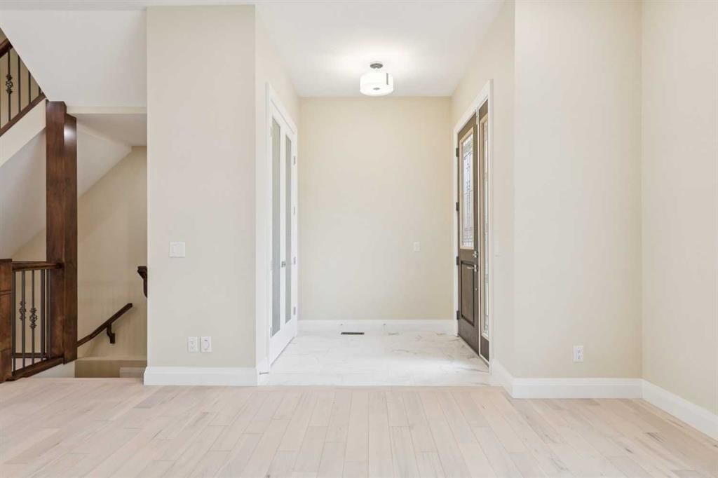 3036 28 Street SW, Calgary — photo 2 of 28
