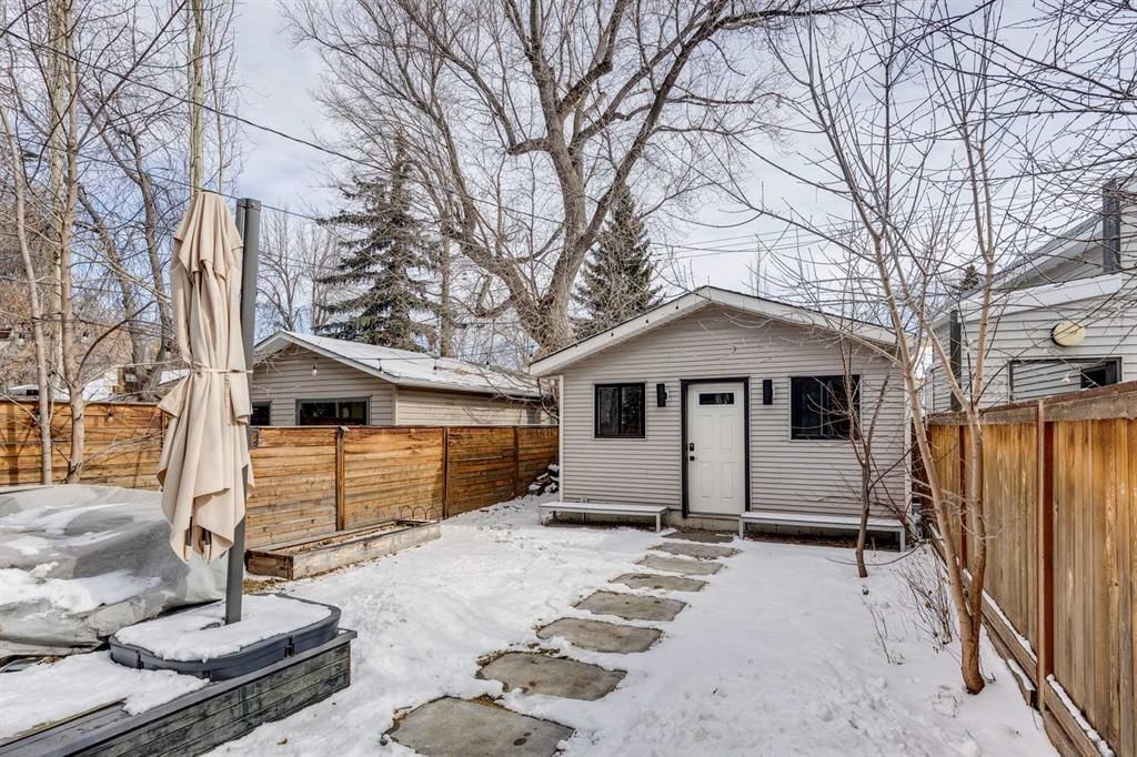 3022 5 Street SW, Calgary — photo 3 of 5