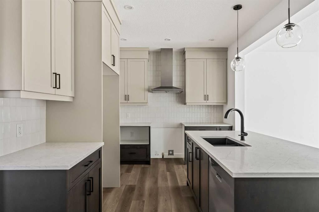 49 Starling Passage NW, Calgary — photo 2 of 45