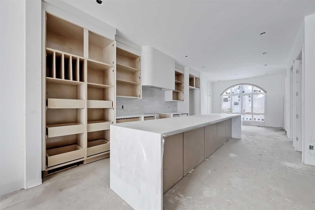 2231 2 Avenue NW, Calgary — photo 4 of 49