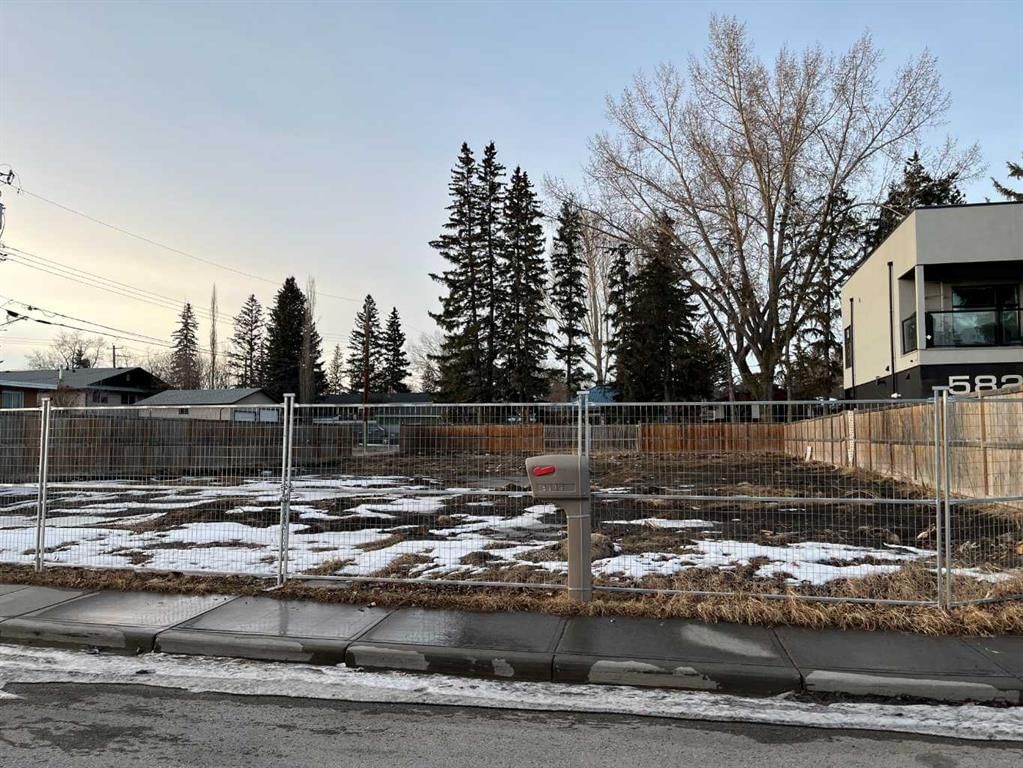 5819 Bowwater Crescent NW, Calgary — main listing photo