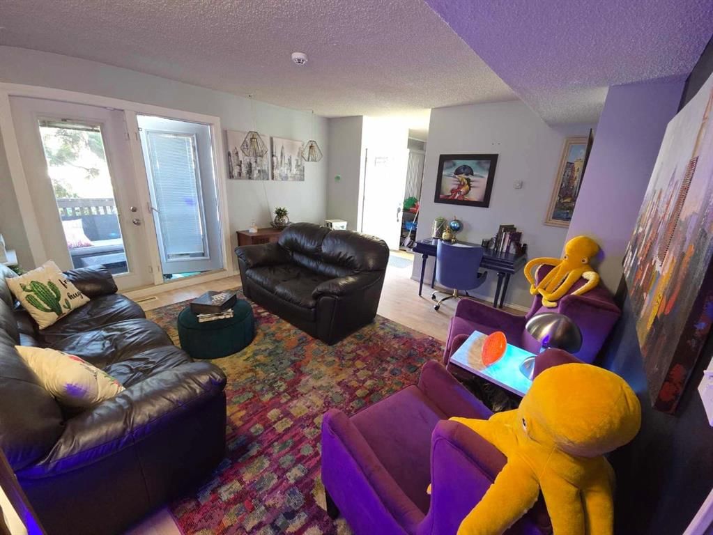 20, 4531 7 Avenue SE, Calgary — main listing photo