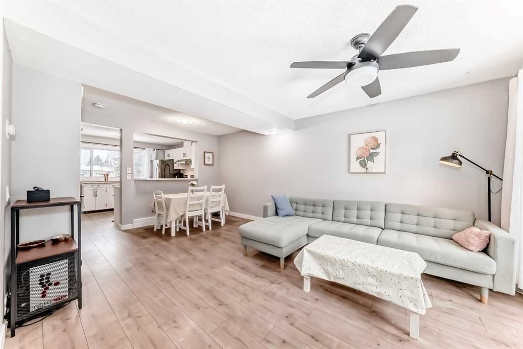 94, 2300 Oakmoor Drive SW, Calgary — photo 4 of 29