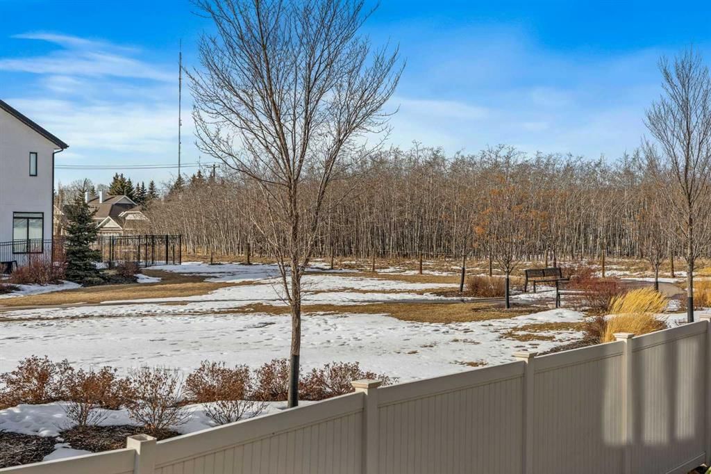 27 West Grove Place SW, Calgary — photo 5 of 50