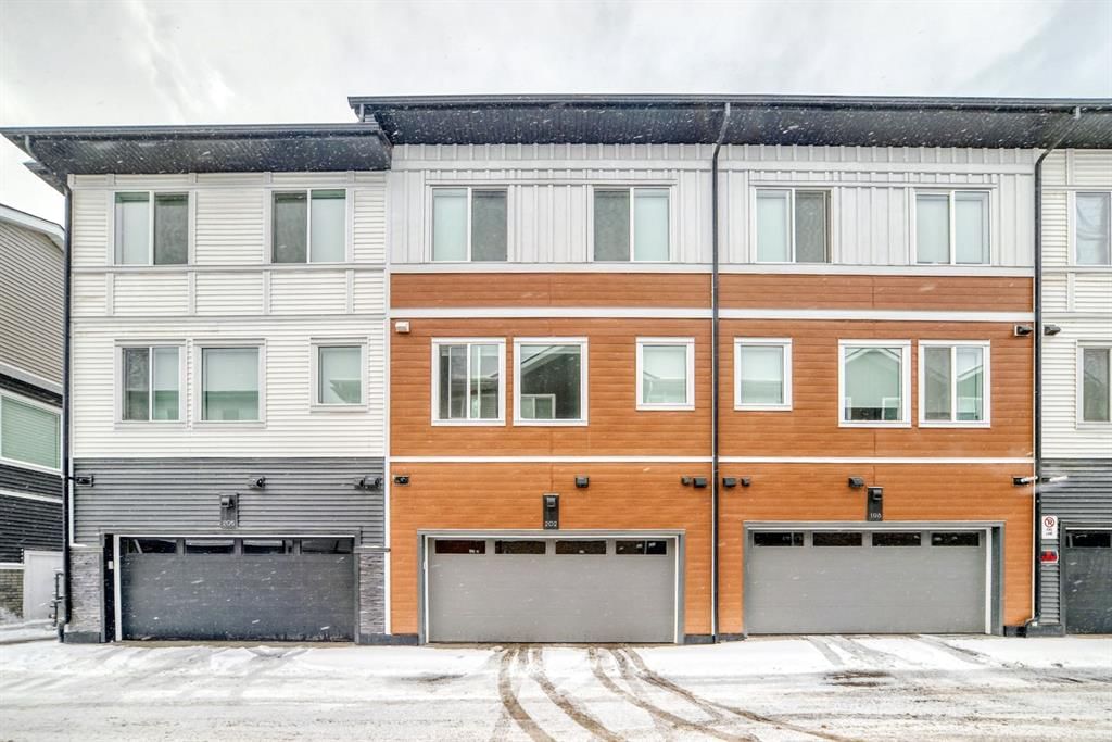 202 CREEKSTONE Drive SW, Calgary — photo 3 of 30