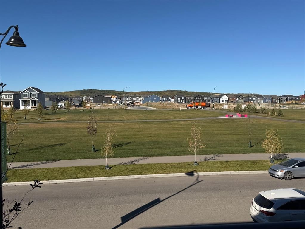 202 CREEKSTONE Drive SW, Calgary — photo 4 of 30