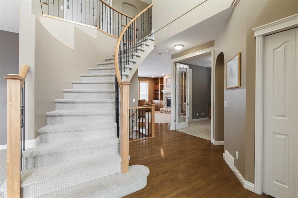20 Springbluff Lane SW, Calgary — photo 3 of 49