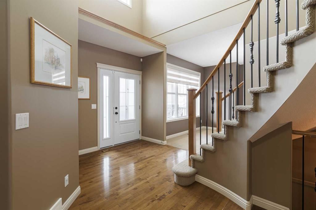 20 Springbluff Lane SW, Calgary — photo 4 of 49