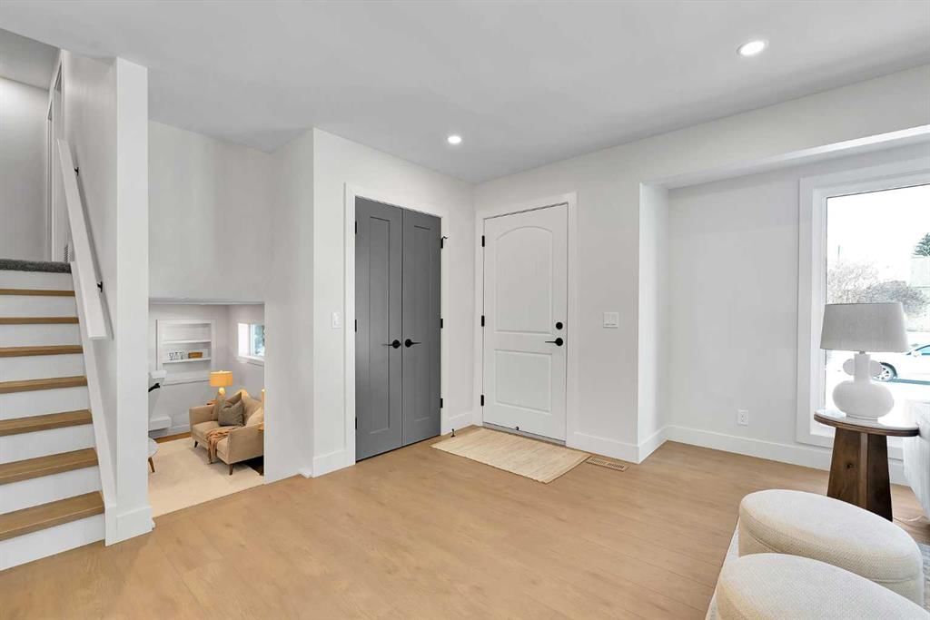 928 Lake Twintree Crescent SE, Calgary — photo 3 of 48