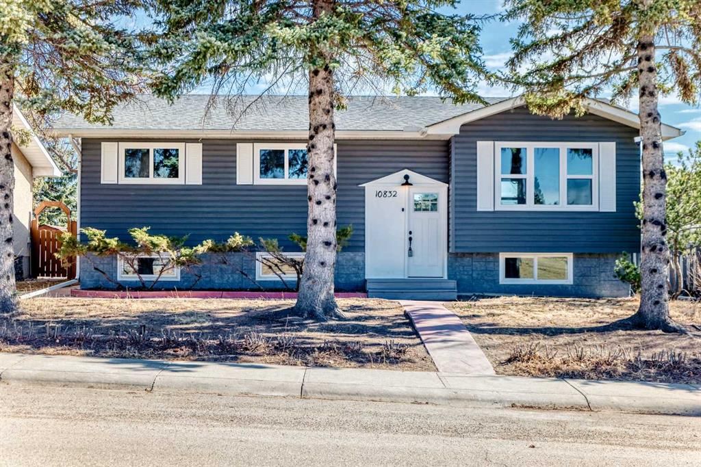 10832 7 Street SW, Calgary — main listing photo