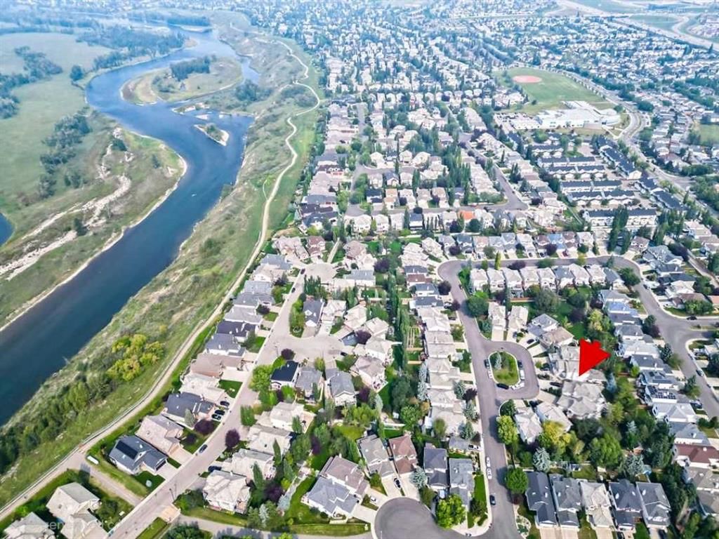 199 Mt Brewster Circle SE, Calgary — photo 3 of 50