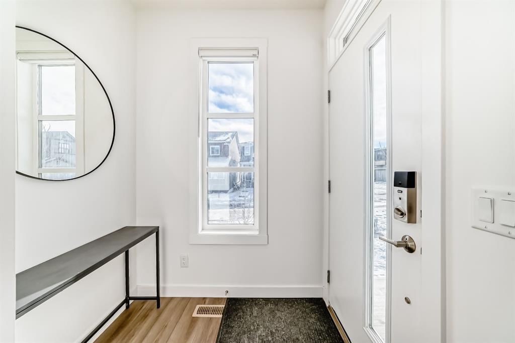 81 Herron Mews NE, Calgary — photo 3 of 50