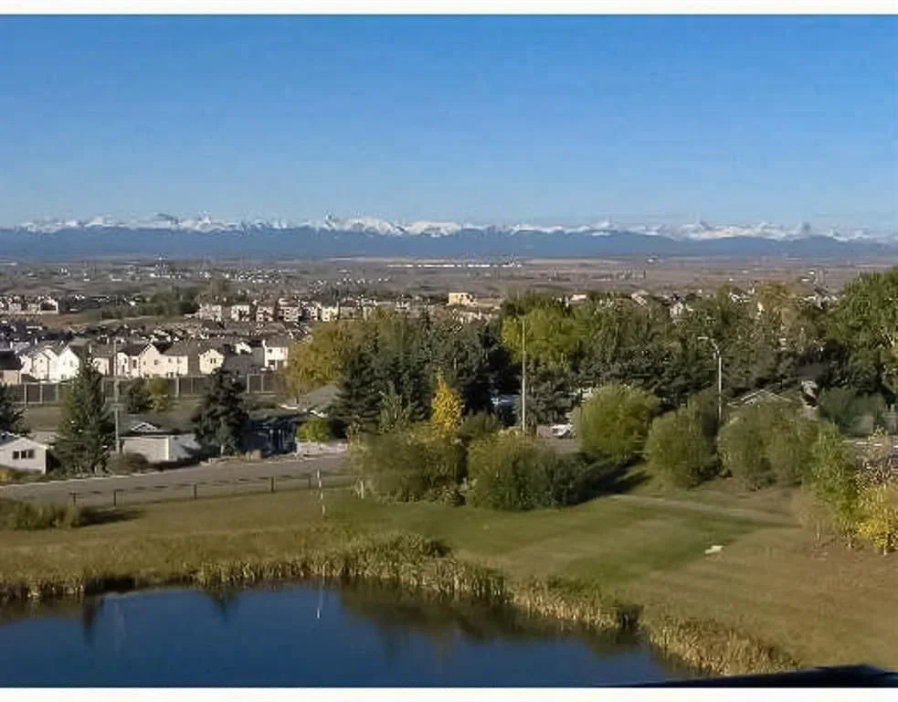 144 ROCKY VISTA Terrace NW, Calgary — main listing photo