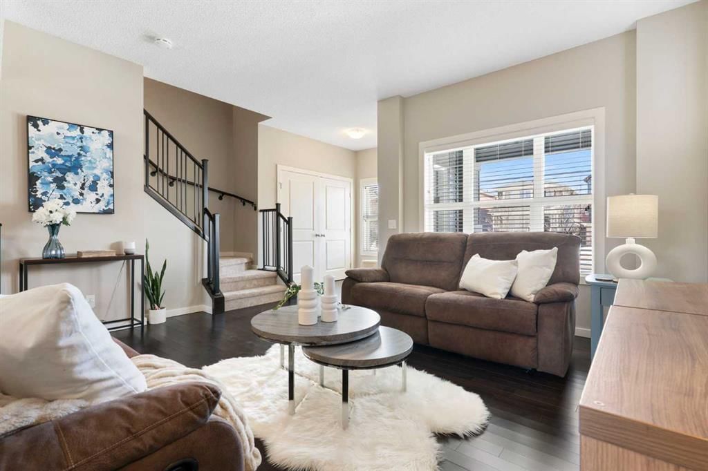 547 Evanston Drive NW, Calgary — photo 2 of 50