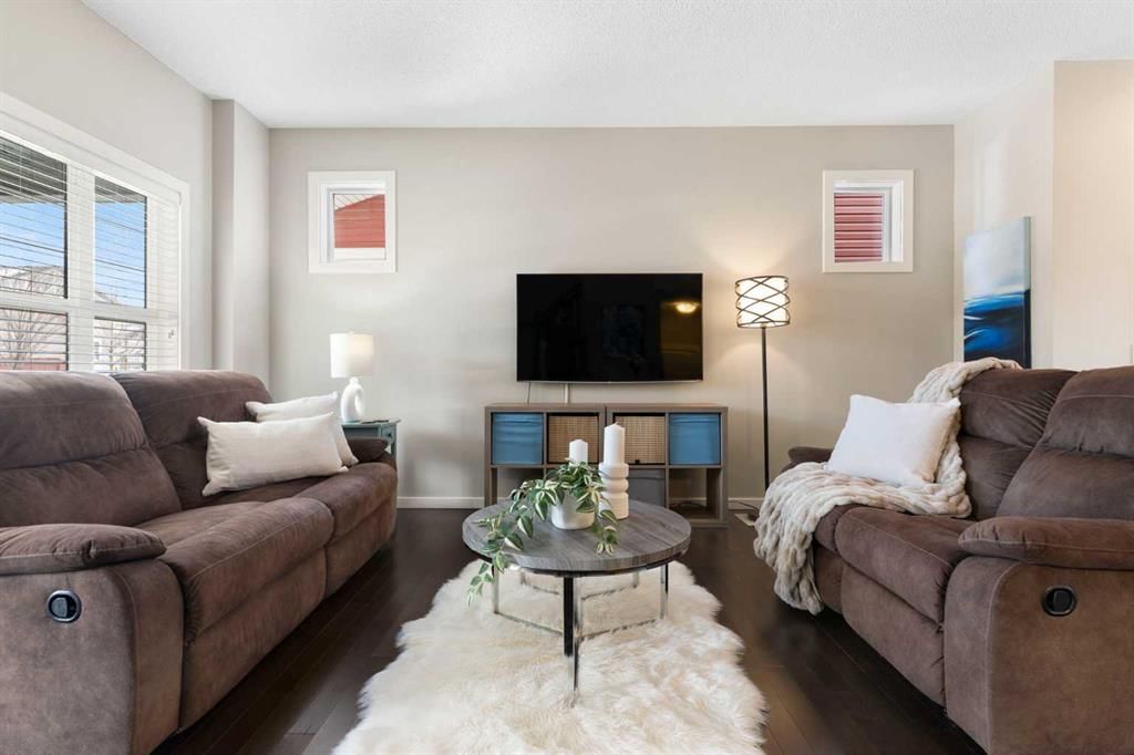 547 Evanston Drive NW, Calgary — photo 3 of 50