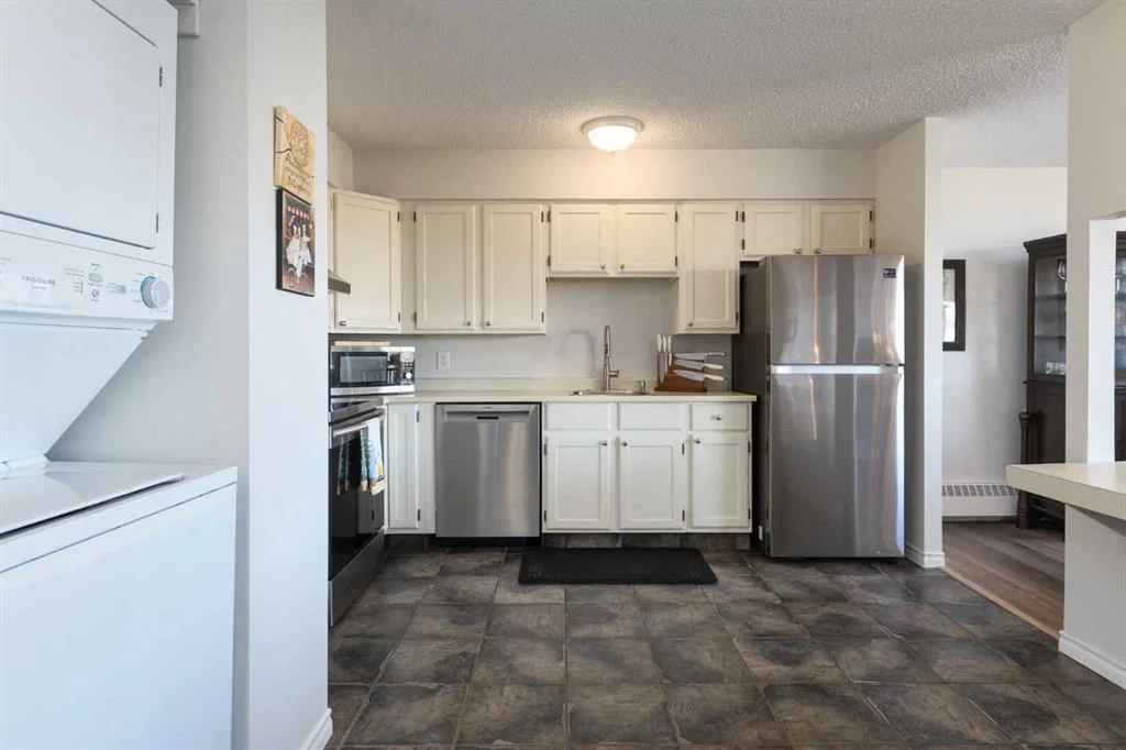 605, 80 Point Mckay Crescent NW, Calgary — photo 4 of 28