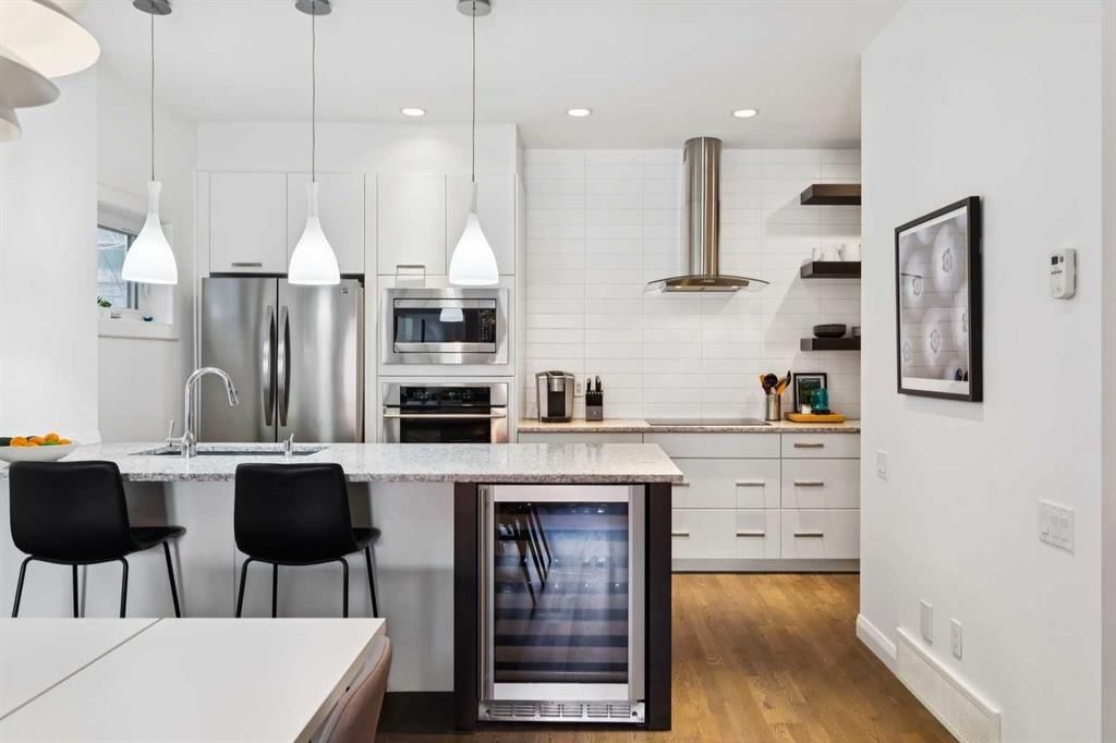 1, 2421 2 Avenue NW, Calgary — main listing photo
