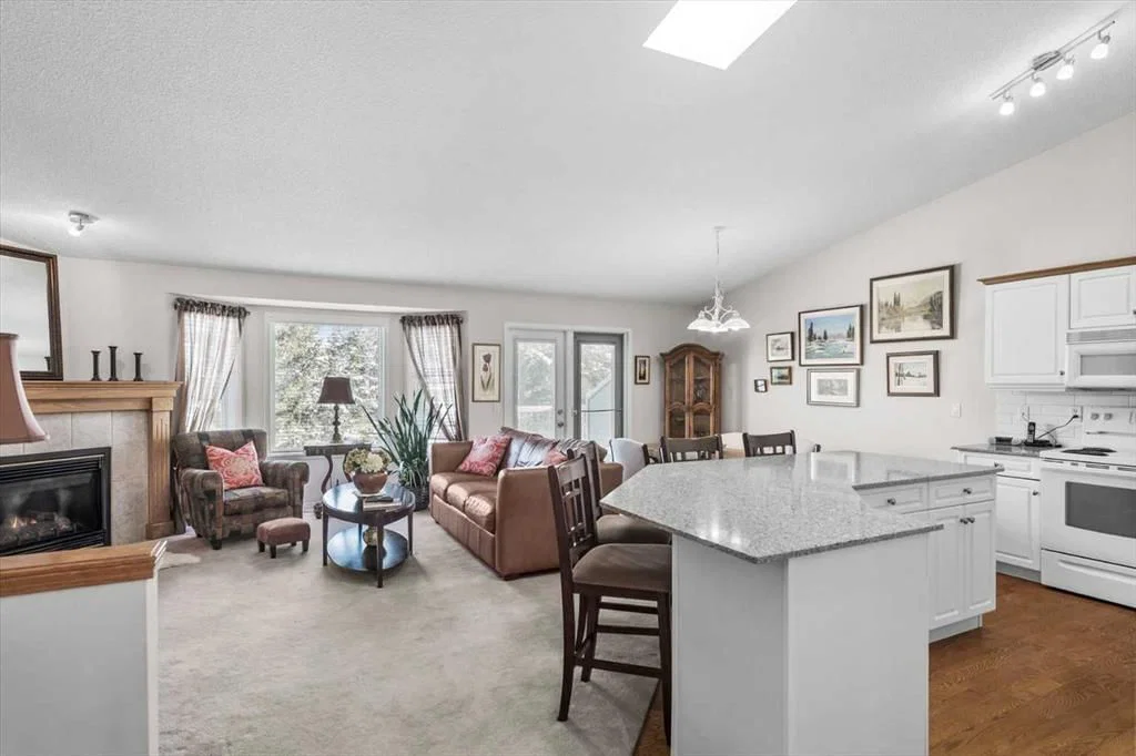 180 Valley Ridge Heights NW, Calgary — photo 5 of 44