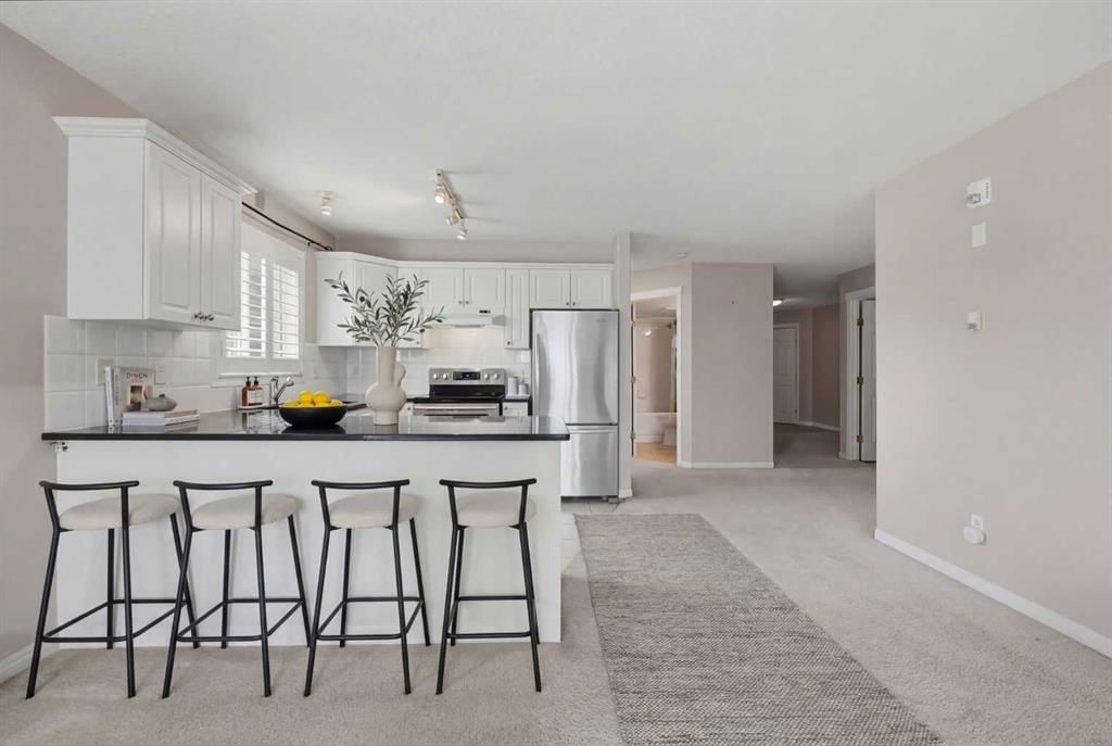 203, 26 Country Hills View NW, Calgary — photo 5 of 30