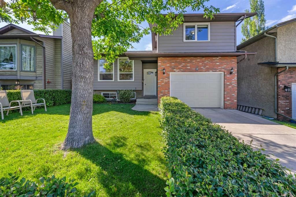 7 Bernard Court NW, Calgary — main listing photo