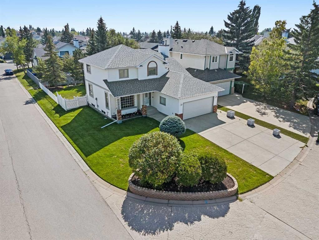 238 Hawktree Bay NW, Calgary — main listing photo