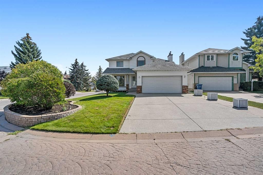 238 Hawktree Bay NW, Calgary — photo 2 of 49
