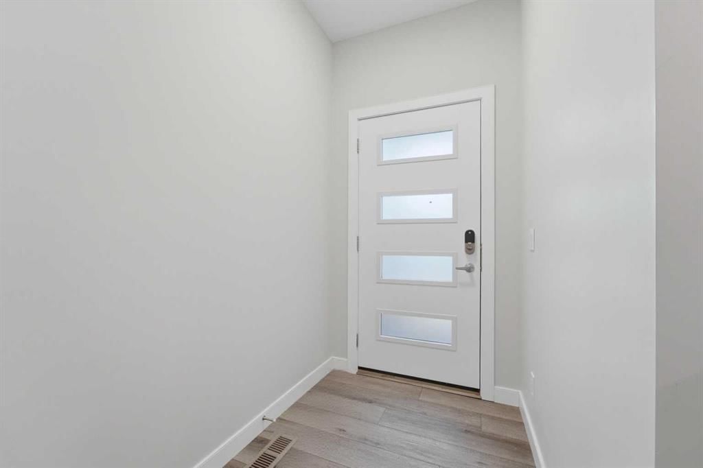 30 Belmont Crescent SW, Calgary — photo 3 of 50