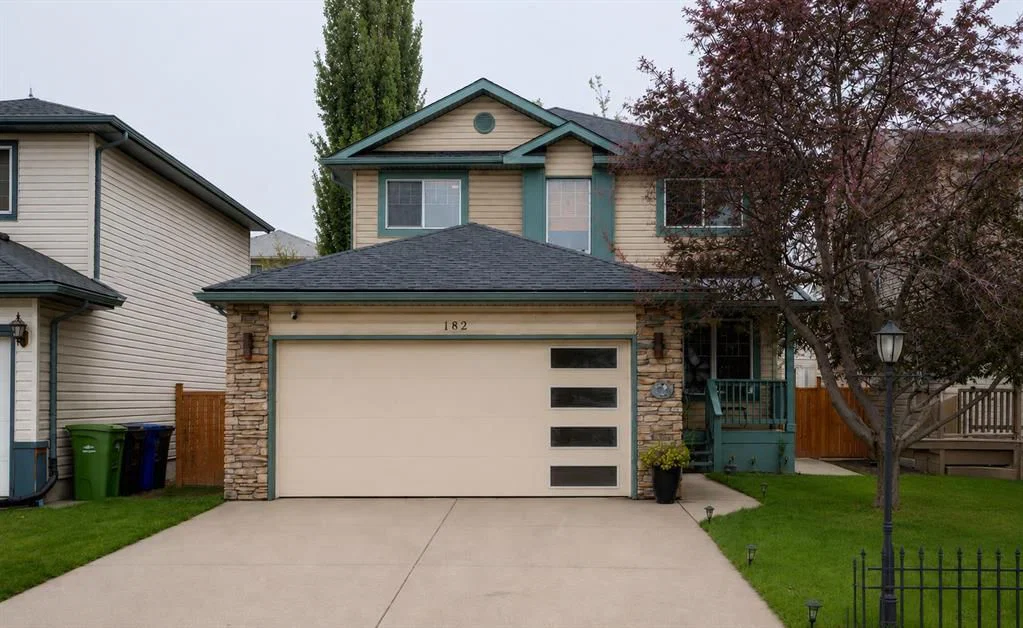 182 Harvest Creek Close NE, Calgary — main listing photo