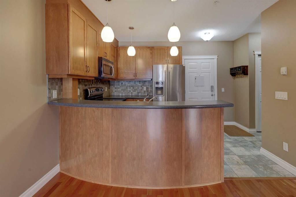 209, 8 Hemlock Crescent SW, Calgary — photo 4 of 28