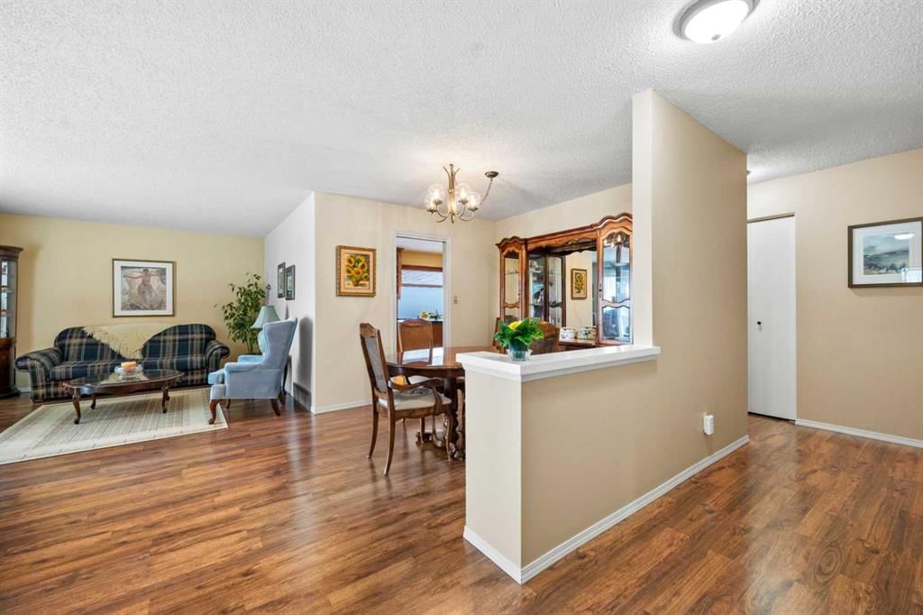 1748 Lake Bonavista Drive SE, Calgary — photo 5 of 47