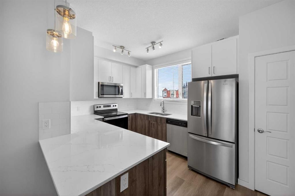 816 Belmont Drive SW, Calgary — photo 4 of 31