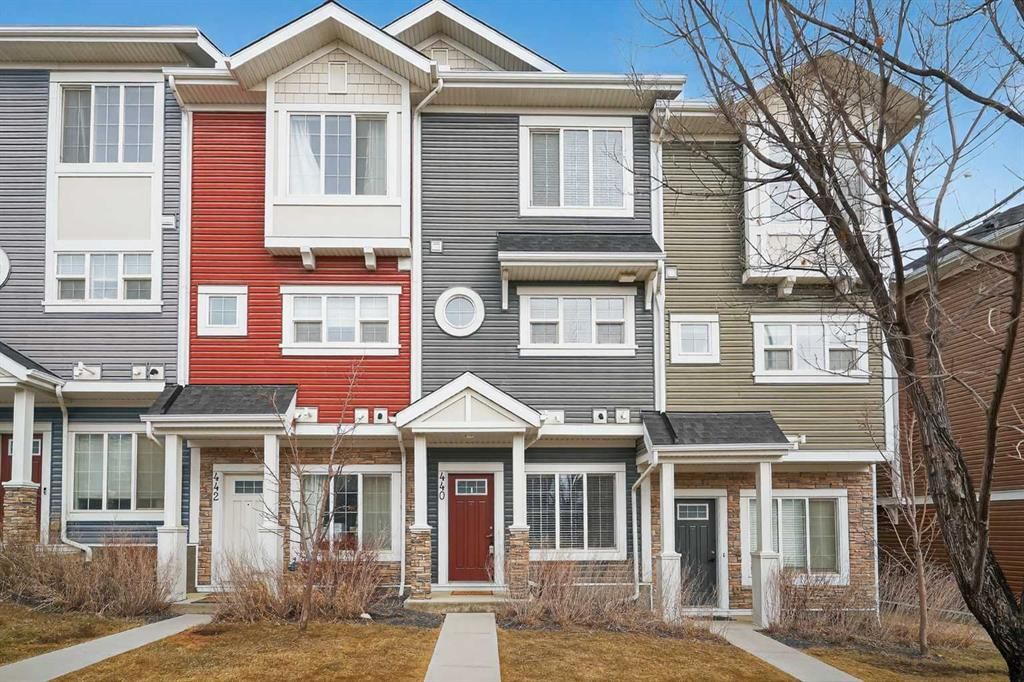440 Nolan Hill Boulevard NW, Calgary — main listing photo