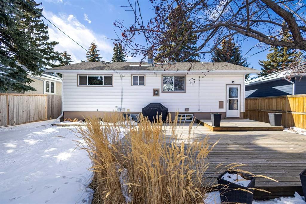 3308 46 Street SW, Calgary — photo 3 of 45