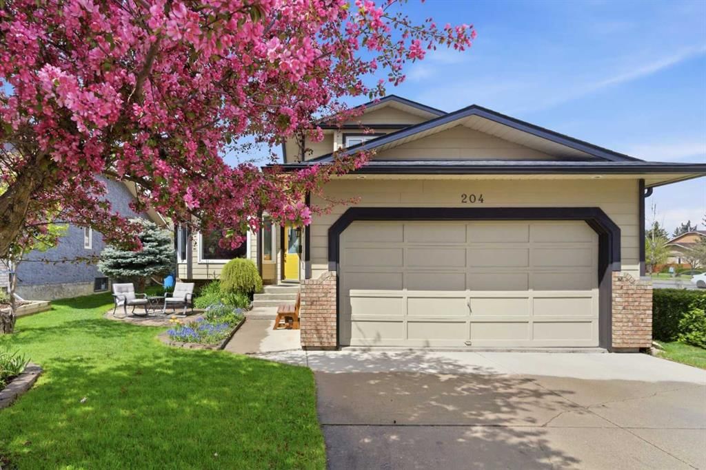 204 Sunrise Circle SE, Calgary — photo 2 of 44