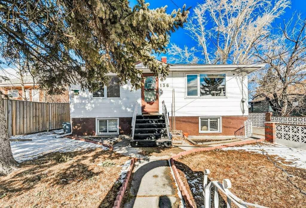 136 32 Avenue NE, Calgary — photo 2 of 31