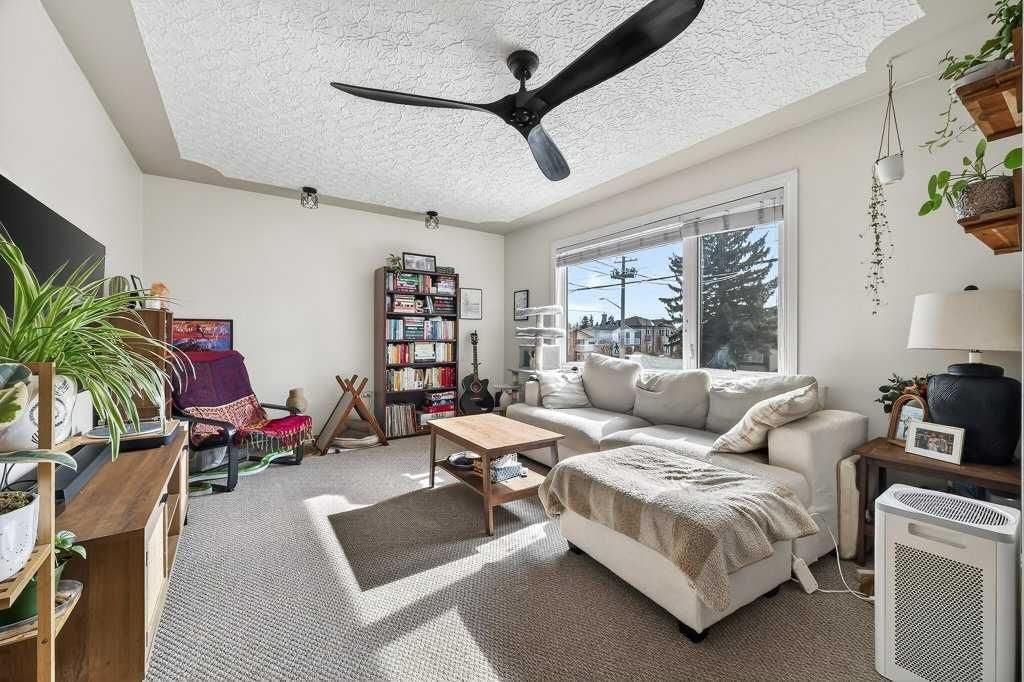 136 32 Avenue NE, Calgary — photo 3 of 31