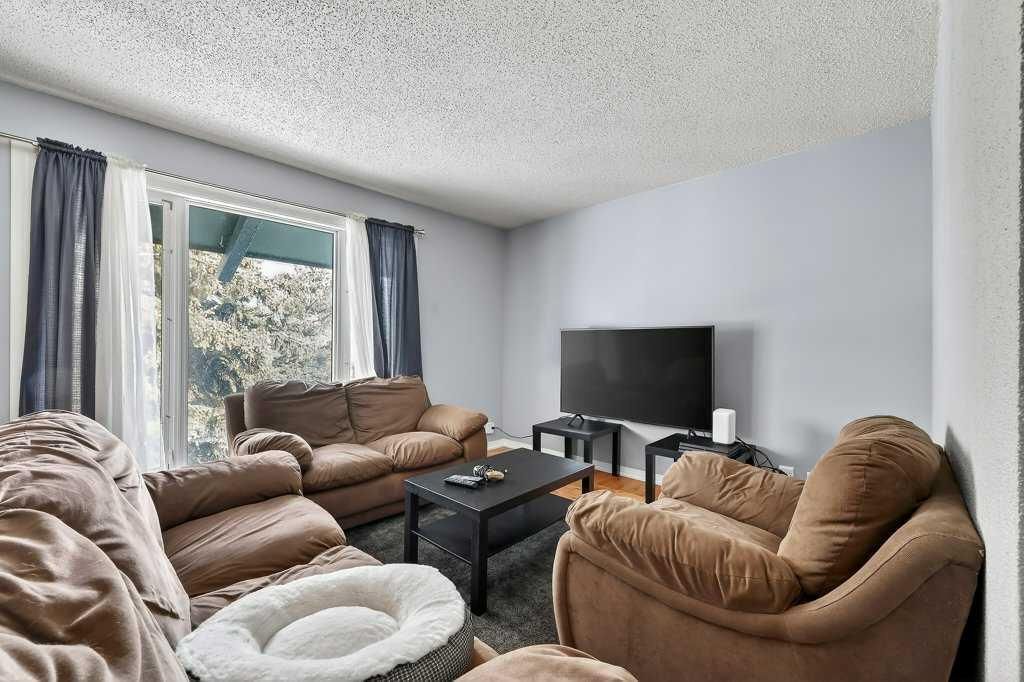 60 Bermuda Court NW, Calgary — photo 2 of 32