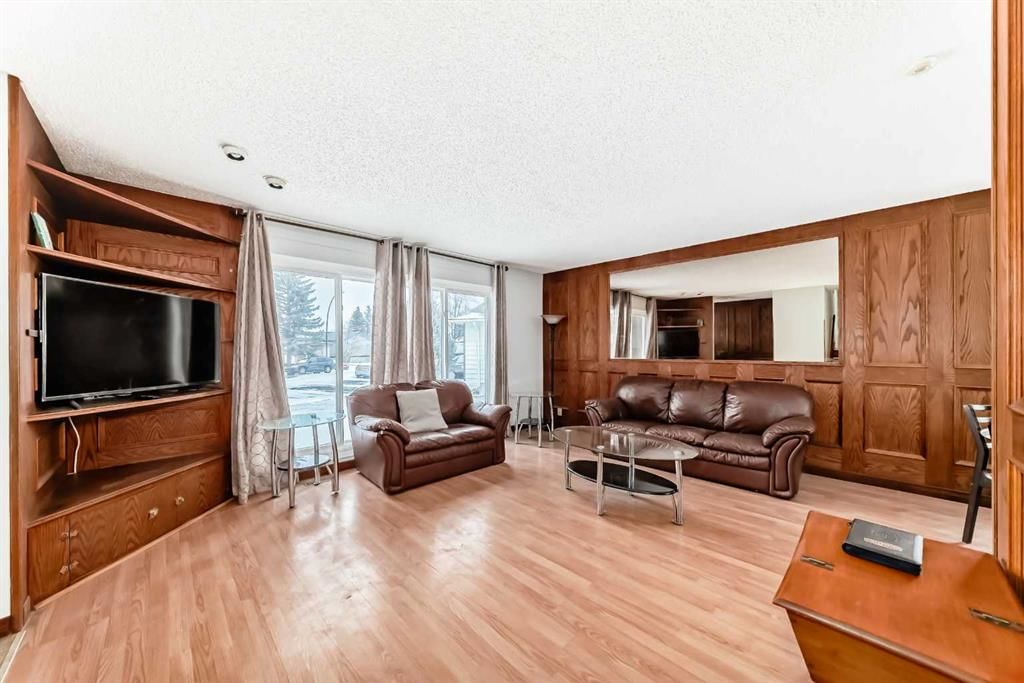 331 Bedford Place NE, Calgary — photo 4 of 38