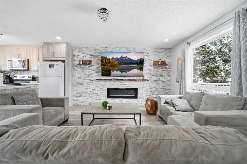 72 Falchurch Road NE, Calgary — photo 4 of 27