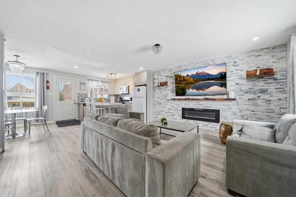 72 Falchurch Road NE, Calgary — photo 5 of 27